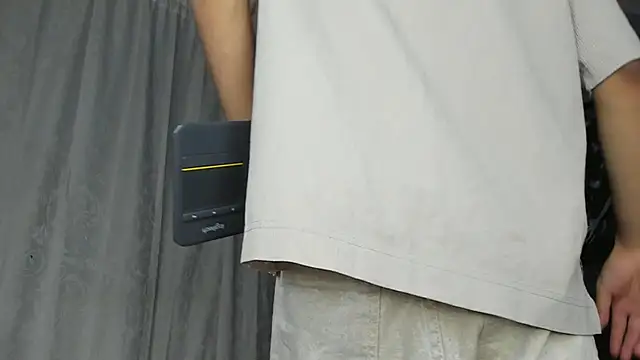 Snapshot of camillo_virgil chatting on December 15, 2025, 11:14 am camillo virgil online show from December 15, 2025, 11:14 am