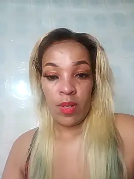 Snapshot of Eroticdollxx3 chatting on October 16, 2025, 10:22 pm Eroticdollxx3 online show from October 16, 2025, 10:22 pm