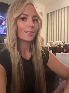 Snapshot of sammie-99 chatting on November 4, 2025, 6:23 am sammie-99 online show from November 4, 2025, 6:23 am