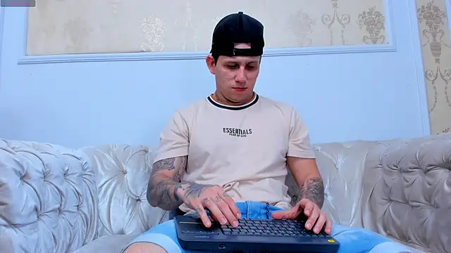 Snapshot of Scott_Clark chatting on December 16, 2025, 10:53 am Scott Clark online show from December 16, 2025, 10:53 am