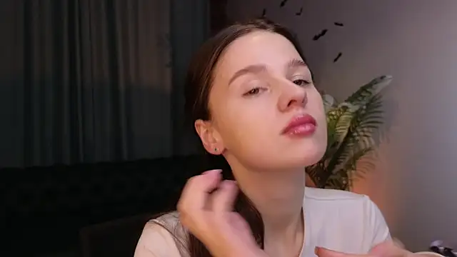 Olivia Farrell online show from October 31, 2025, 12:50 pm