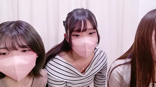 Azusa DoMybest online show from January 12, 2026, 4:29 am