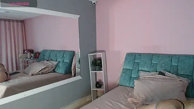 Camila Russoo online show from February 24, 2026, 7:01 pm