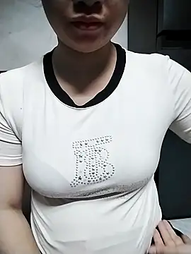 Mie rose online show from April 12, 2026, 1:49 pm