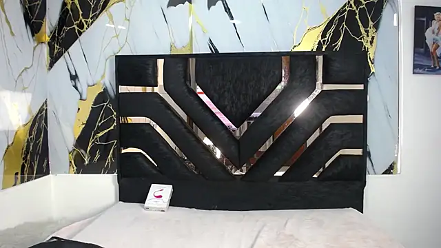 Snapshot of Miahotcs1 chatting on February 11, 2026, 2:11 pm Miahotcs1 online show from February 11, 2026, 2:11 pm