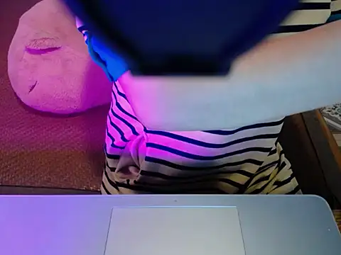 Snapshot of ahoa_Tk chatting on November 13, 2025, 5:50 am ahoa Tk online show from November 13, 2025, 5:50 am