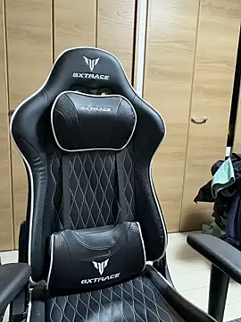 jiji9253 online show from January 15, 2026, 12:54 pm