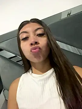 Sara-cooper2 online show from January 6, 2026, 9:07 pm