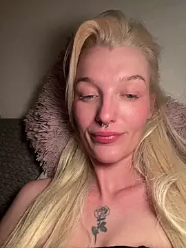 lovecassyrose online show from February 16, 2026, 9:33 pm