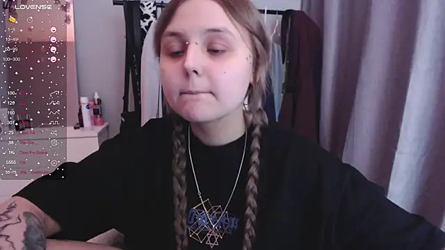 Snapshot of vendymories chatting on March 4, 2026, 1:39 pm vendymories online show from March 4, 2026, 1:39 pm