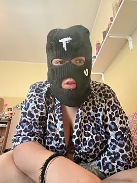 Snapshot of chiaretta_loveit chatting on April 20, 2026, 12:30 pm chiaretta loveit online show from April 20, 2026, 12:30 pm