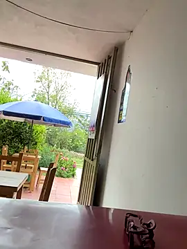 Snapshot of _Layla69_ chatting on September 26, 2025, 5:06 pm Layla69 online show from September 26, 2025, 5:06 pm