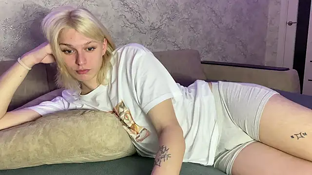 evelina228 online show from October 18, 2025, 8:20 pm