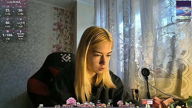 Snapshot of Witching_Moon chatting on October 13, 2025, 8:36 am Witching Moon online show from October 13, 2025, 8:36 am