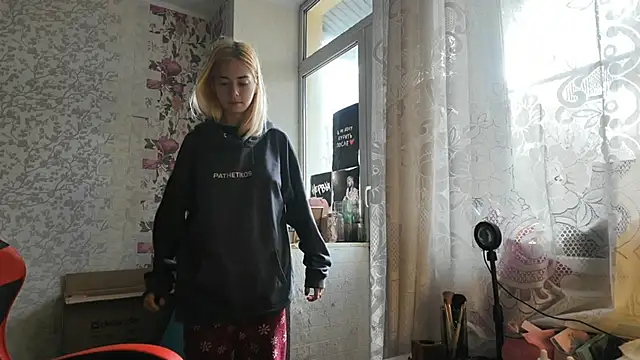 Snapshot of Witching_Moon chatting on October 16, 2025, 7:31 am Witching Moon online show from October 16, 2025, 7:31 am