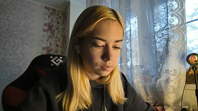 Snapshot of Witching_Moon chatting on October 28, 2025, 7:45 am Witching Moon online show from October 28, 2025, 7:45 am