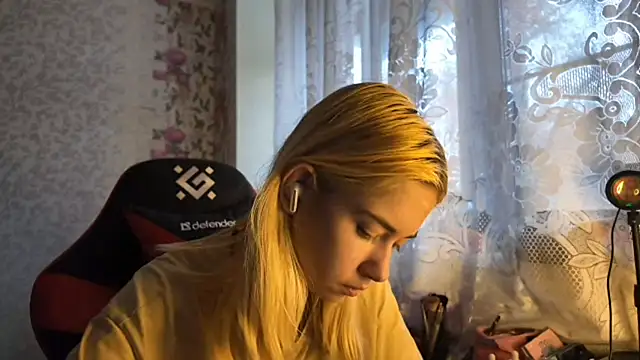 Snapshot of Witching_Moon chatting on October 29, 2025, 7:54 am Witching Moon online show from October 29, 2025, 7:54 am