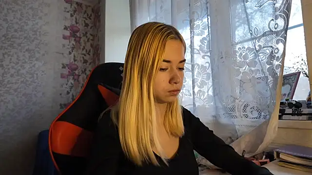 Snapshot of Witching_Moon chatting on November 14, 2025, 7:40 am Witching Moon online show from November 14, 2025, 7:40 am