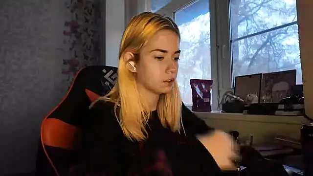 Snapshot of Witching_Moon chatting on November 24, 2025, 7:30 am Witching Moon online show from November 24, 2025, 7:30 am