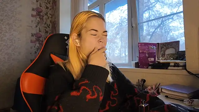 Snapshot of Witching_Moon chatting on November 27, 2025, 7:32 am Witching Moon online show from November 27, 2025, 7:32 am