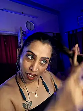 Love Beauty01 online show from March 17, 2026, 6:33 pm