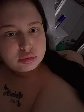 Snapshot of brunetteGirl274 chatting on October 12, 2025, 11:37 pm brunetteGirl274 online show from October 12, 2025, 11:37 pm