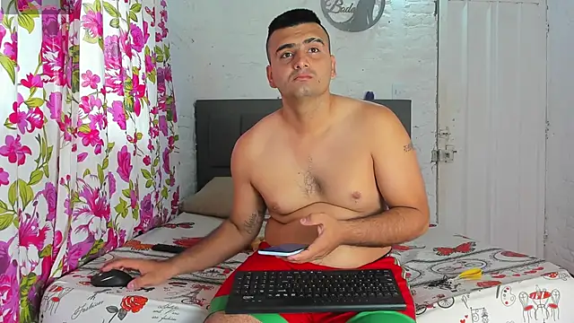 Snapshot of fire_lovex chatting on November 19, 2025, 11:43 am fire lovex online show from November 19, 2025, 11:43 am