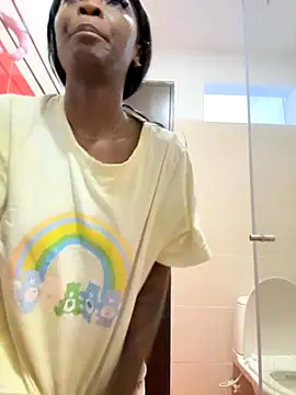 EmilyKisx online show from November 6, 2025, 2:18 pm