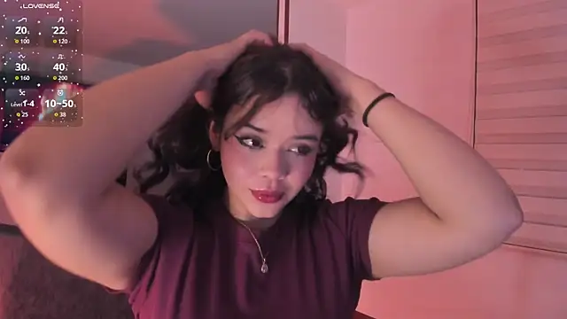 Snapshot of NikaVelvet1 chatting on November 21, 2025, 12:10 am NikaVelvet1 online show from November 21, 2025, 12:10 am