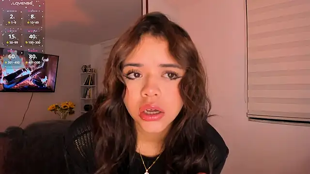 Snapshot of NikaVelvet1 chatting on November 24, 2025, 11:37 pm NikaVelvet1 online show from November 24, 2025, 11:37 pm