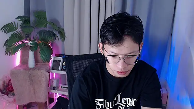 pinkcock froi2305 online show from February 15, 2026, 1:13 am