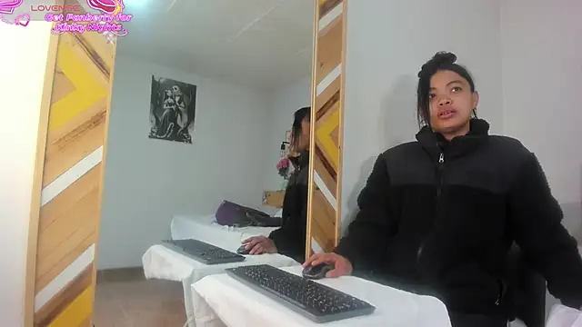 Snapshot of SoleneFontaine chatting on December 16, 2025, 12:10 pm SoleneFontaine online show from December 16, 2025, 12:10 pm