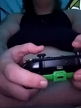 Snapshot of PainPriness chatting on October 9, 2025, 11:41 am PainPriness online show from October 9, 2025, 11:41 am