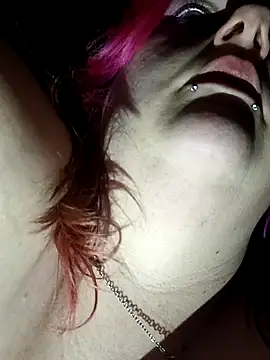 Snapshot of PainPriness chatting on November 14, 2025, 8:02 am PainPriness online show from November 14, 2025, 8:02 am