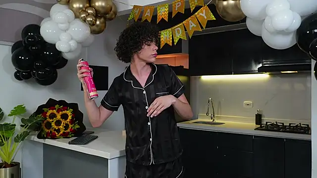 Snapshot of Timmyshy_ chatting on December 14, 2025, 8:35 pm Timmyshy online show from December 14, 2025, 8:35 pm