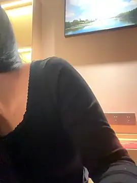 Snapshot of luluya1314 chatting on January 10, 2026, 8:38 am luluya1314 online show from January 10, 2026, 8:38 am