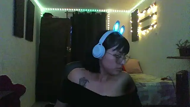 jenmarquez  online show from December 13, 2025, 11:54 pm