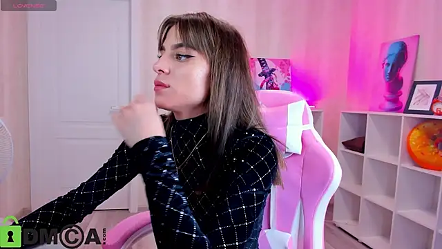 Snapshot of lasly_moon chatting on December 21, 2025, 12:40 am lasly moon online show from December 21, 2025, 12:40 am