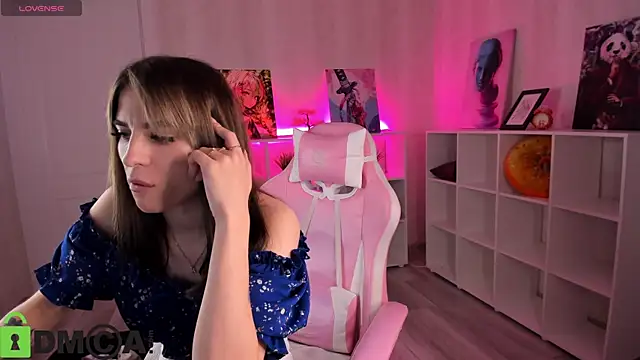 Snapshot of lasly_moon chatting on January 7, 2026, 12:02 am lasly moon online show from January 7, 2026, 12:02 am