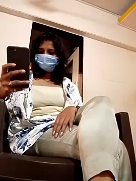 Love Foreverr12 online show from October 6, 2025, 10:23 am