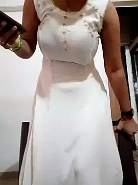 Love Foreverr12 online show from October 18, 2025, 6:26 am