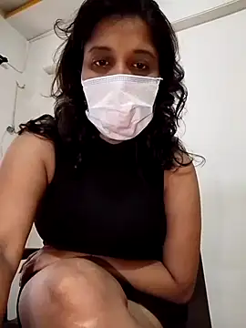 Love Foreverr12 online show from November 3, 2025, 7:20 am