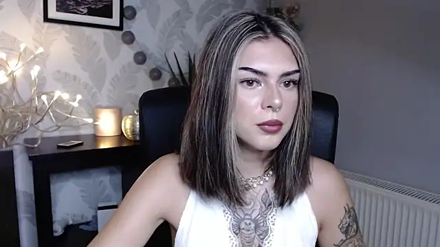 Snapshot of Nova_SIN chatting on September 22, 2025, 10:50 am Nova SIN online show from September 22, 2025, 10:50 am