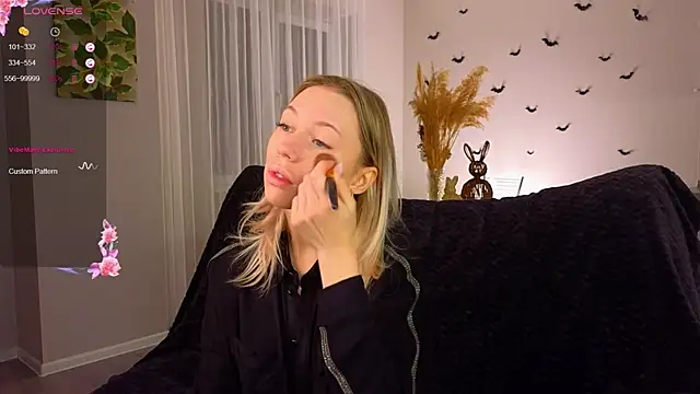 NyxaThorn online show from November 6, 2025, 4:30 pm