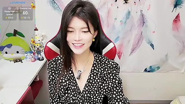 Alina10932 online show from November 27, 2025, 9:11 am