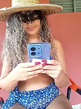 Snapshot of RaphinhaSanches chatting on February 21, 2026, 2:07 pm RaphinhaSanches online show from February 21, 2026, 2:07 pm