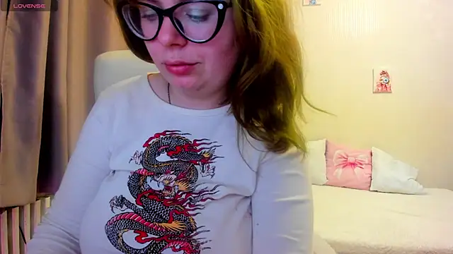 MilisaSweet777 online show from April 17, 2026, 8:12 pm