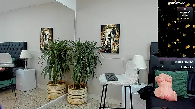 Snapshot of emilio_brandon chatting on October 12, 2025, 11:09 am emilio brandon online show from October 12, 2025, 11:09 am