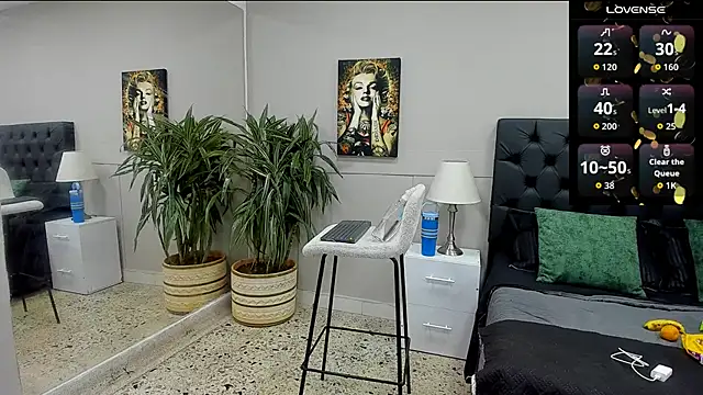 Snapshot of emilio_brandon chatting on October 20, 2025, 10:49 am emilio brandon online show from October 20, 2025, 10:49 am