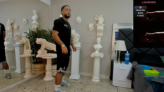 Snapshot of emilio_brandon chatting on November 18, 2025, 10:09 am emilio brandon online show from November 18, 2025, 10:09 am